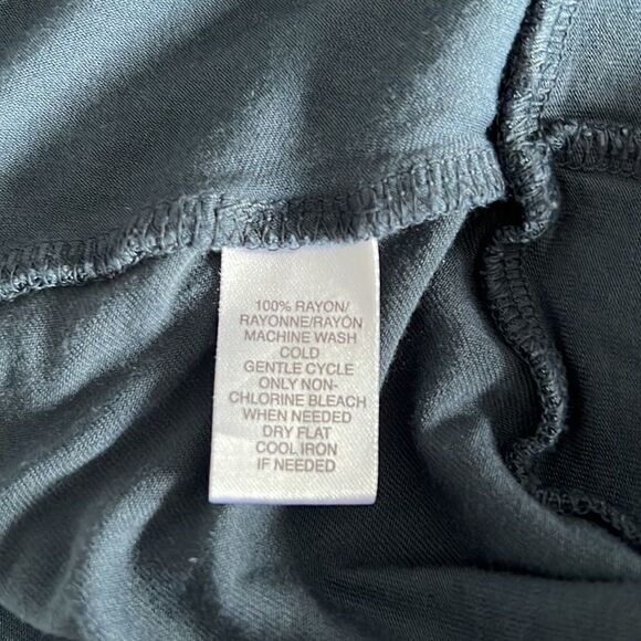 Loft cap sleeve ruffle bottom knit tee- size M - Picture 5 of 5